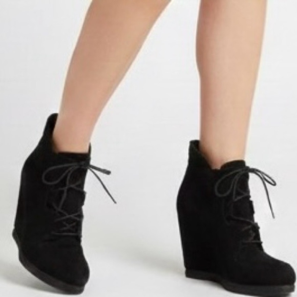 Stuart Weitzman Black Suede Lace-Up Wedge Ankle Booties Size 7.5